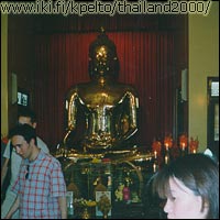 6tn : Maailman painavin kultainen Buddha. T�h�n todellakin on k�ytetty 6 tonnia kultaa.