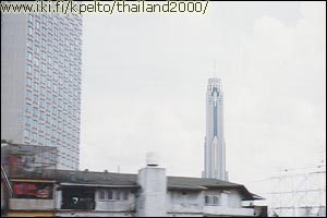 Amari Tower - taas tuli joku rakennus eteen.