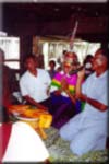 Tulevalle munkille kerrotaan h�nen �idist��n.