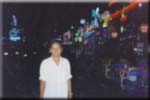 Mali ja taustalla on Royal City Avenue - RCA disko ym. alue.